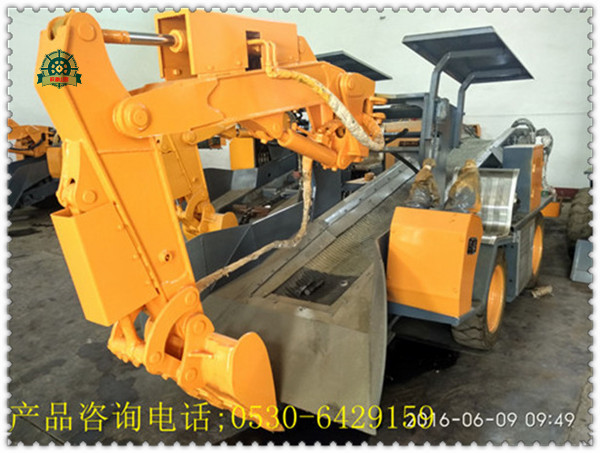 扒渣機所有操作都集中在兩個主令控制器上