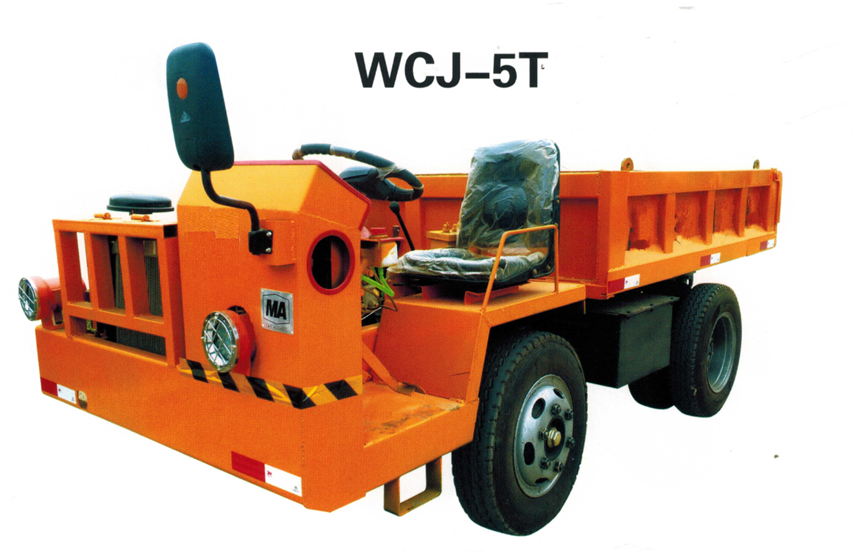 5噸四驅(qū)礦用拖拉機__井下礦車_無軌膠輪車_四不像礦車_礦用運輸車