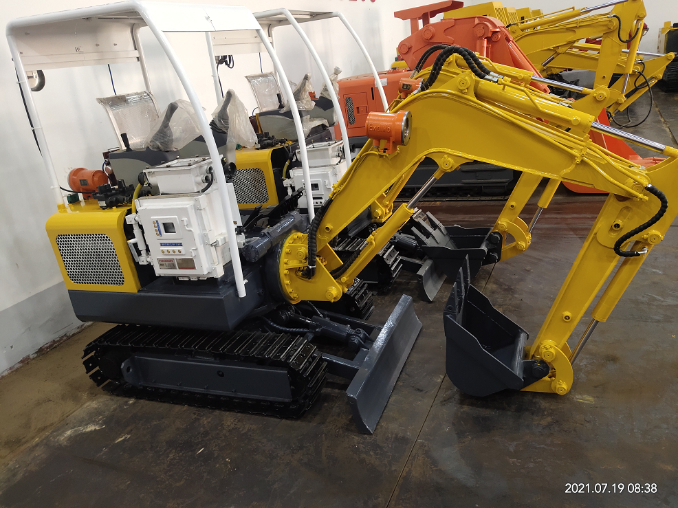 全網最新款破挖一體扒渣機亮相祥源山客