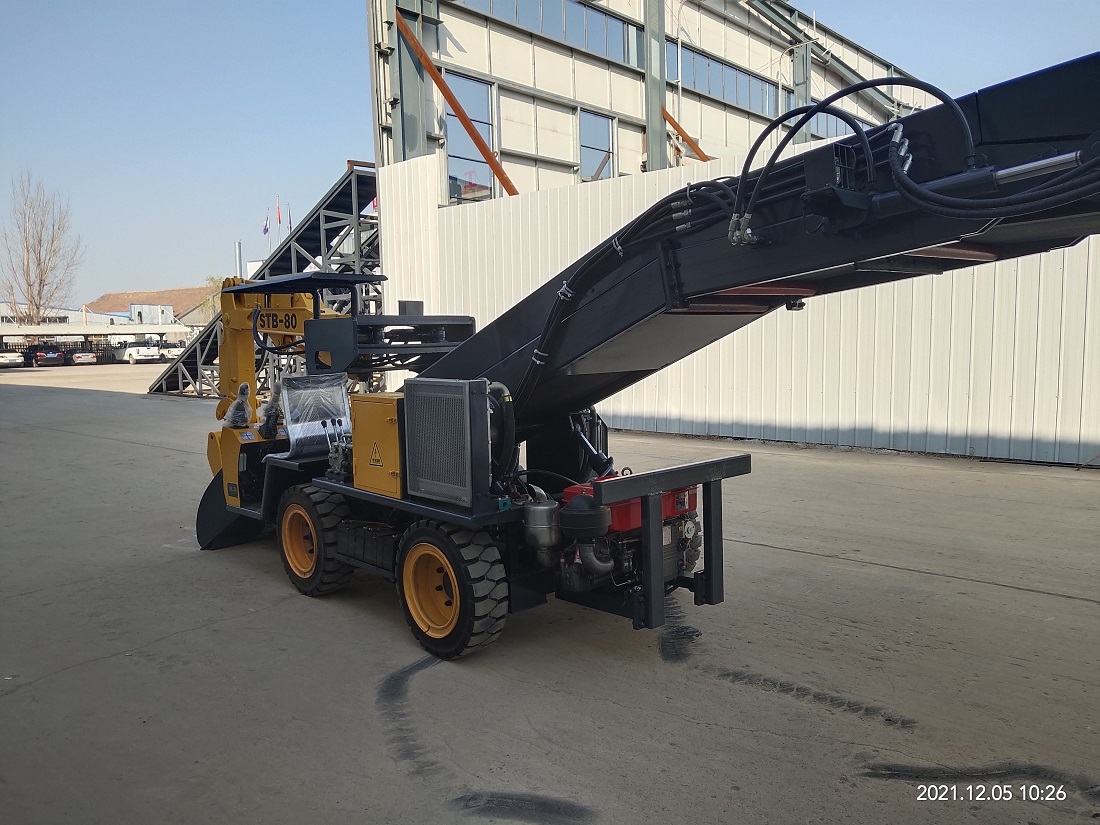 都美竹疑似愛(ài)上扒渣機(jī)中的“吳亦凡”