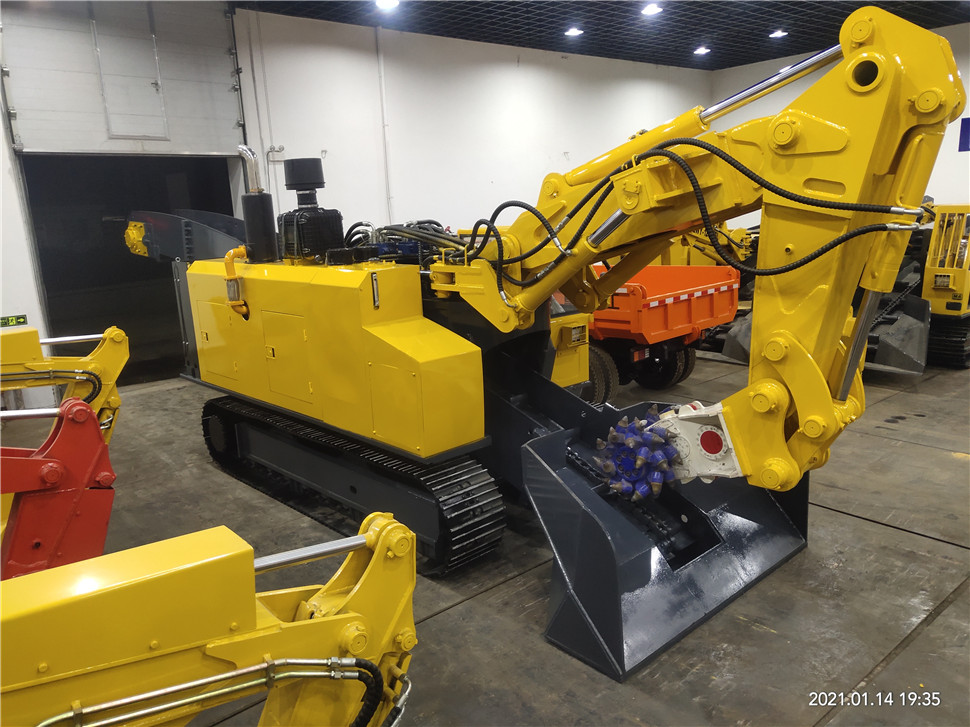 扒渣機中的吳亦凡