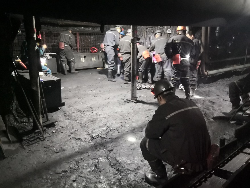 煤礦用扒渣機開口所了的井下地質情況