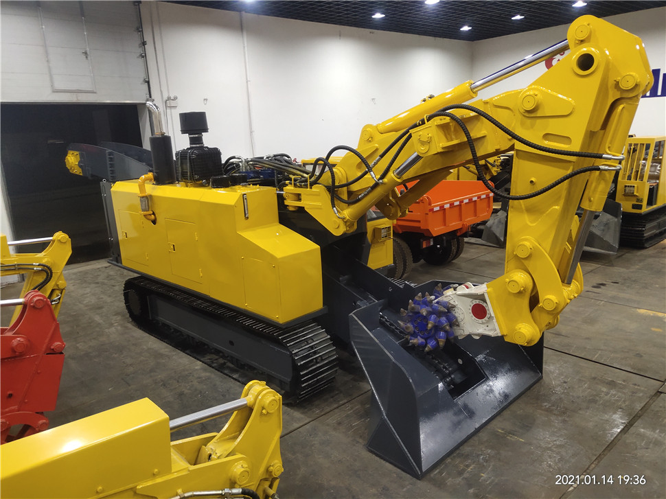 取代風鎬長距離煤巷開口掘進的機械試驗成功