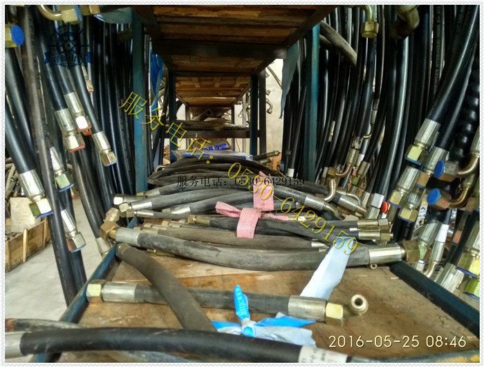 扒渣機液壓油管卡套式管接頭